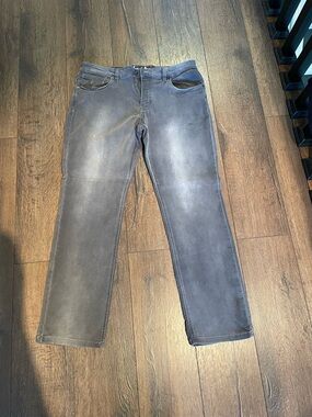 Men's Straight-Leg Jeans in Washed Charcoal
